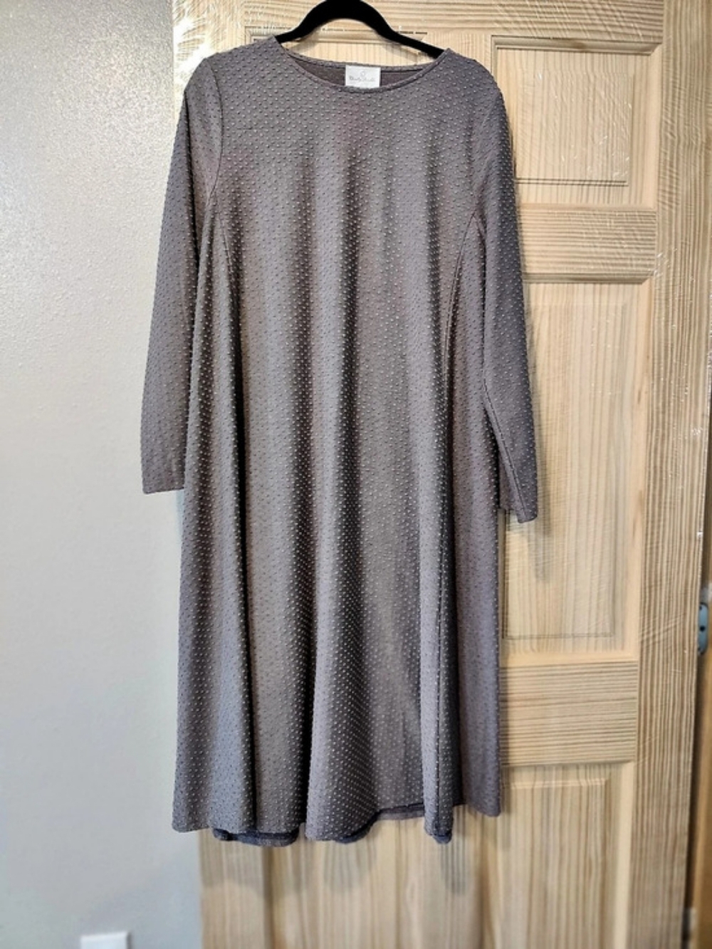 Dainty Femells Long Sleeve Textured Midi Dress in Gray Size XL Like New